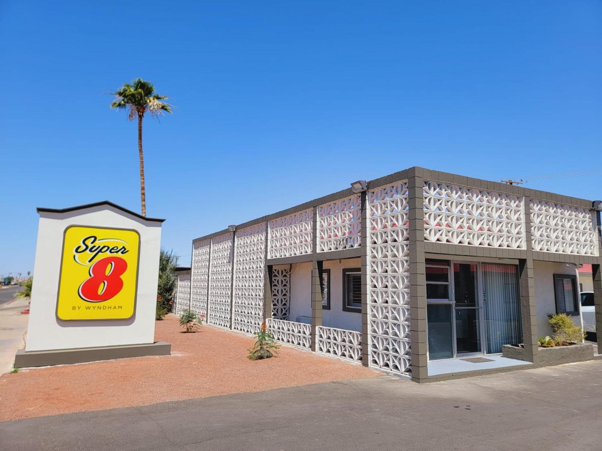 Super 8 By Wyndham El Centro North Hotell Exteriör bild
